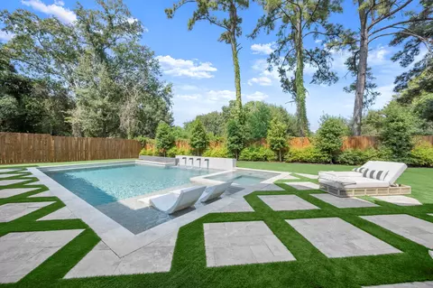 Exterior - 21802 White Oak View Dr, Tomball, TX 77375 photo 8 of 14