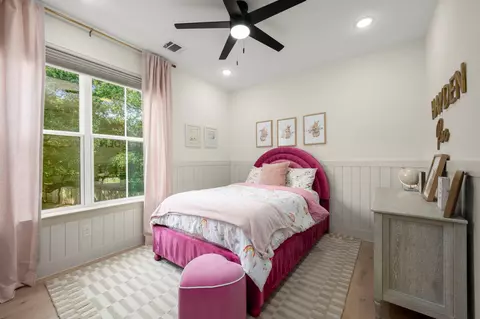 Bedroom - 21802 White Oak View Dr, Tomball, TX 77375 photo 5 of 6