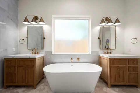 Bath - 21802 White Oak View Dr, Tomball, TX 77375 photo 1 of 6