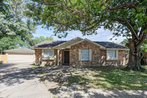 8914 Stonehearth Ln, Houston, TX 77040