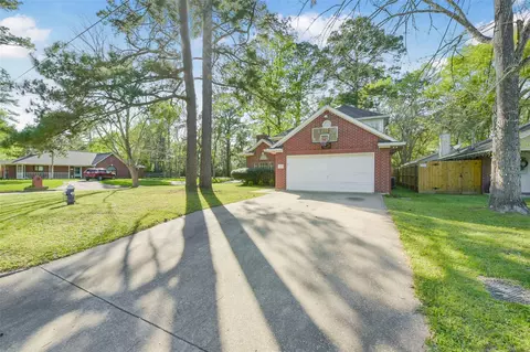 201 Pine Place St, Dayton, TX 77535