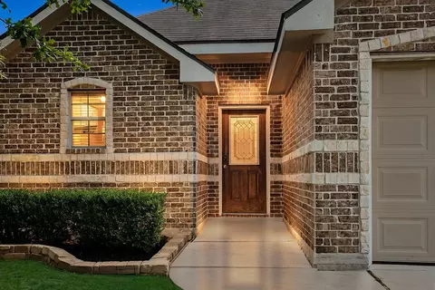 Exterior - 10912 Redbird, Conroe, TX 77385 photo 2 of 4