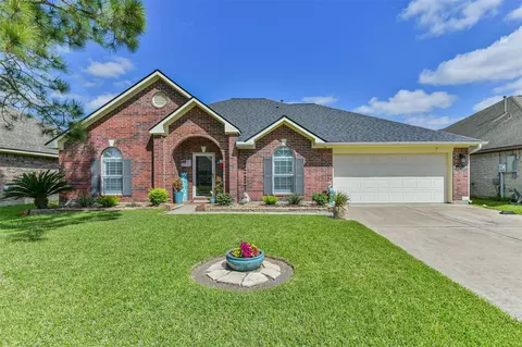 1010 Hyland Ln, League City, TX 77573