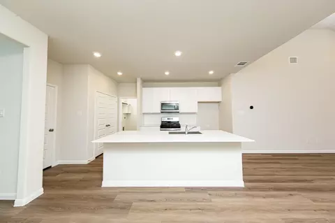 Kitchen - 13365 Burbot Dr, Conroe, TX 77384 photo 1 of 2