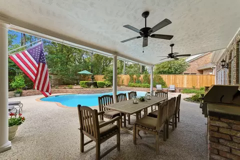 Exterior - 147 N Taylor Point Dr, Spring, TX 77382 photo 10 of 15