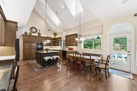 Kitchen - 147 N Taylor Point Dr, Spring, TX 77382 photo 5 of 5