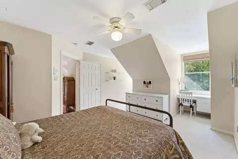 Bedroom - 147 N Taylor Point Dr, Spring, TX 77382 photo 4 of 5