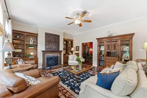 Living - 147 N Taylor Point Dr, Spring, TX 77382 photo 2 of 3