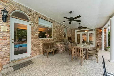Exterior - 147 N Taylor Point Dr, Spring, TX 77382 photo 9 of 15