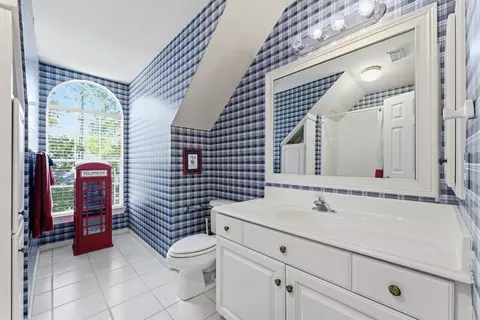 Bath - 147 N Taylor Point Dr, Spring, TX 77382 photo 6 of 6