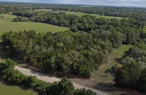 5 Baranowski Rd, Brenham, TX 77833