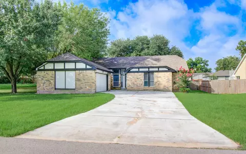 13215 Bunker Hill Dr, Willis, TX 77318