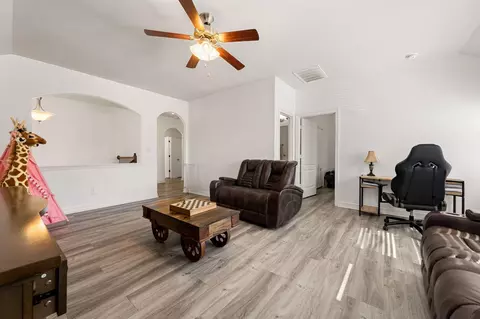 Entry Way - 2007 Brookmont Dr, Conroe, TX 77301 photo 10 of 11