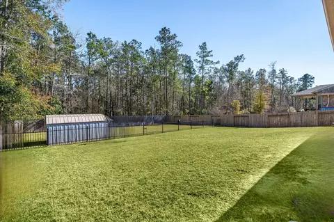 Exterior - 2007 Brookmont Dr, Conroe, TX 77301 photo 6 of 7