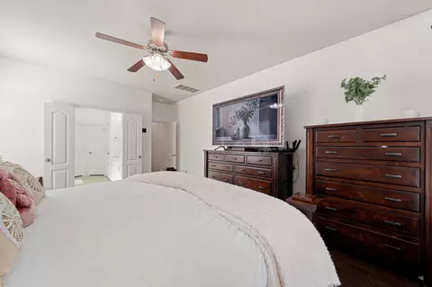 Bedroom - 2007 Brookmont Dr, Conroe, TX 77301 photo 2 of 6