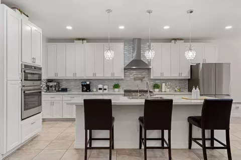 Kitchen - 2007 Brookmont Dr, Conroe, TX 77301 photo 2 of 6