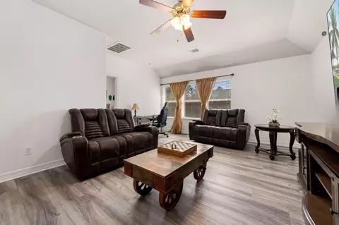Living - 2007 Brookmont Dr, Conroe, TX 77301 photo 2 of 3