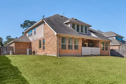 Exterior - 2007 Brookmont Dr, Conroe, TX 77301 photo 5 of 7