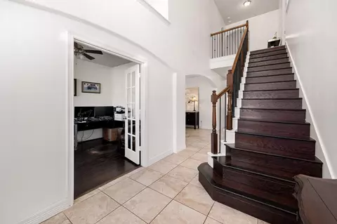 Entry Way - 2007 Brookmont Dr, Conroe, TX 77301 photo 2 of 11