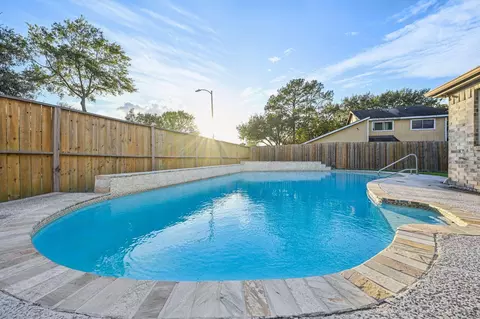 2918 Crest Park Dr, Houston, TX 77082