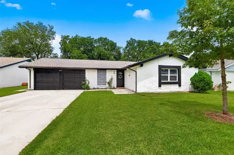 16615 Barcelona Dr, Friendswood, TX 77546