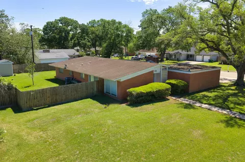 10 Palm Pl, Angleton, TX 77515