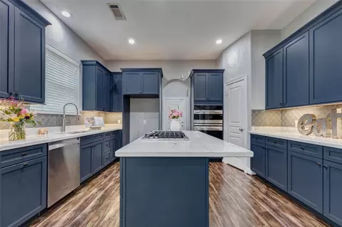 9 Versante Ct, Houston, TX 77070