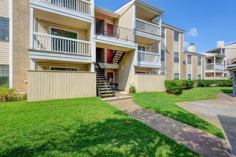 2750 Holly Hall St #1017, Houston, TX 77054