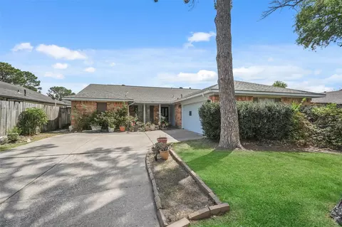 5523 Greenhill Forest Dr, Houston, TX 77088