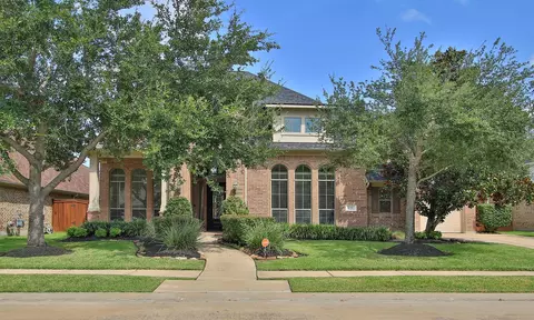 9110 Amistad Lake Cir, Cypress, TX 77433