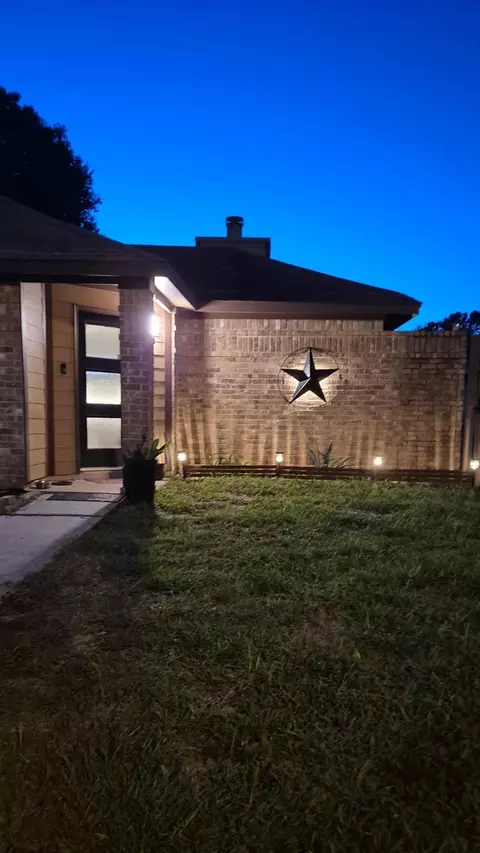 Exterior - 2519 Spring Dusk Ln, Spring, TX 77373 photo 6 of 12