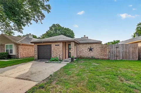 Exterior - 2519 Spring Dusk Ln, Spring, TX 77373 photo 5 of 12