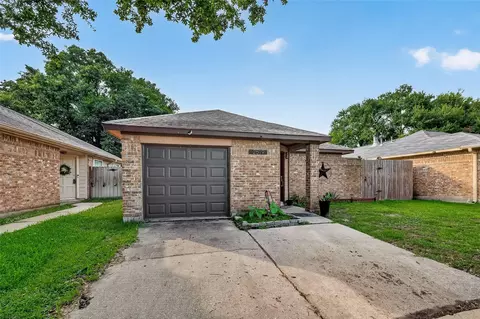 Exterior - 2519 Spring Dusk Ln, Spring, TX 77373 photo 2 of 12