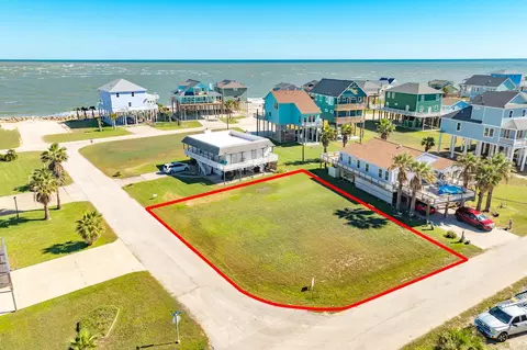 13026 Buccaneer Pkwy, Freeport, TX 77541