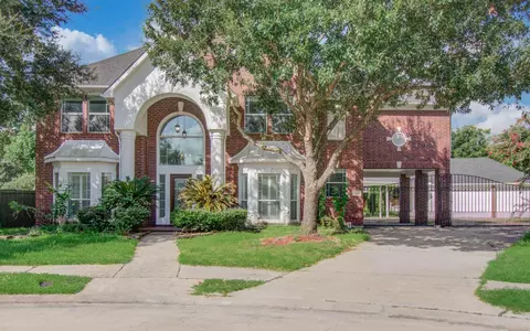 16819 Newlight Bend Dr, Houston, TX 77095