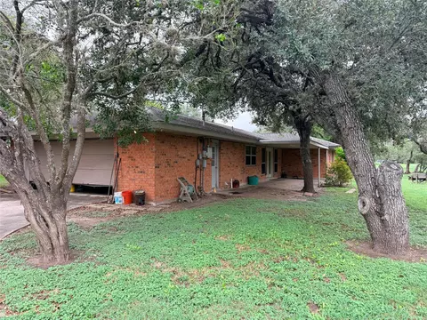 Exterior - 511 O Brien Rd, Refugio, TX 78377 photo 3 of 9