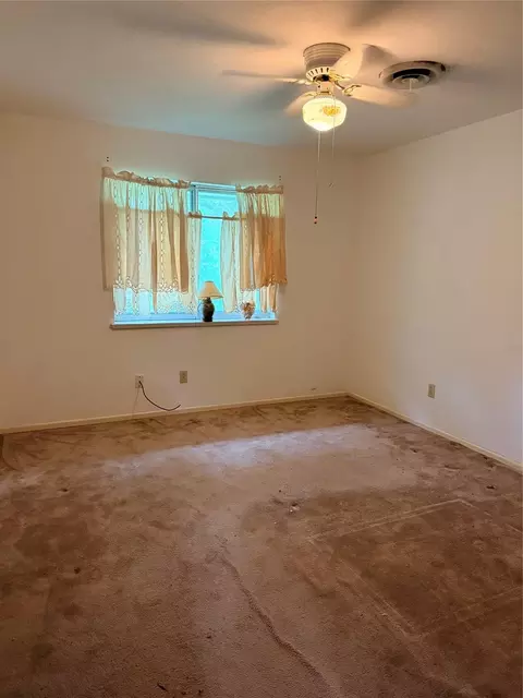 Bedroom - 511 O Brien Rd, Refugio, TX 78377 photo 2 of 3