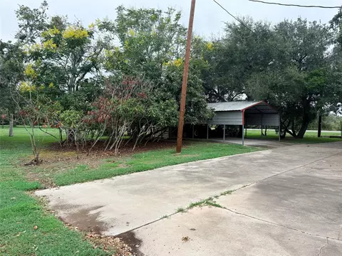 Exterior - 511 O Brien Rd, Refugio, TX 78377 photo 8 of 9