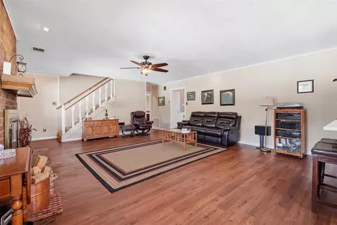 Living - 3903 Ecuador Dr, Pasadena, TX 77504 photo 1 of 1