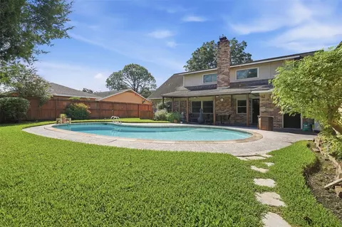 Exterior - 3903 Ecuador Dr, Pasadena, TX 77504 photo 5 of 5