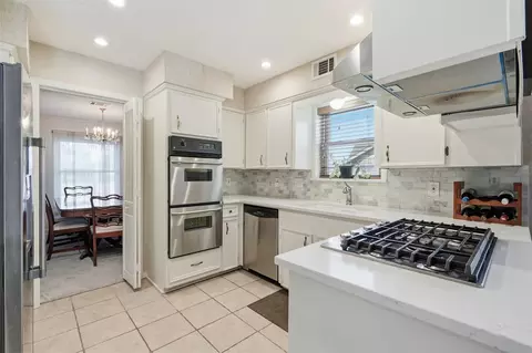 Kitchen - 3903 Ecuador Dr, Pasadena, TX 77504 photo 1 of 2