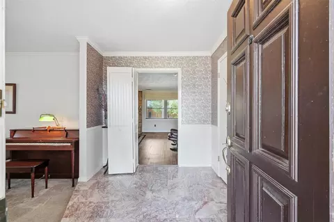 Entry Way - 3903 Ecuador Dr, Pasadena, TX 77504 photo 1 of 1