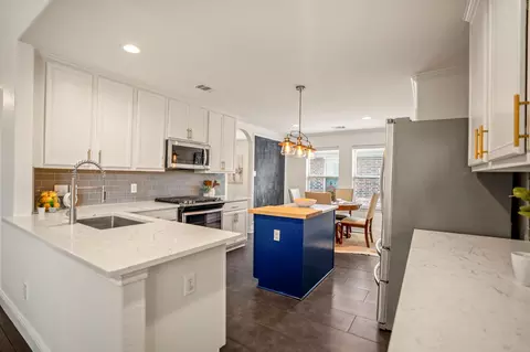 Kitchen - 21906 Trapper Lake Dr, Spring, TX 77388 photo 2 of 5