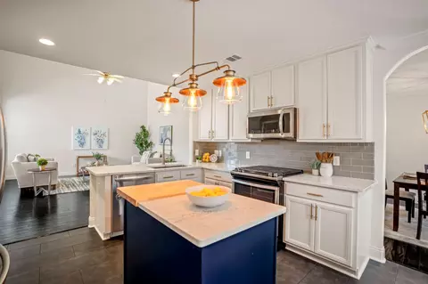 Kitchen - 21906 Trapper Lake Dr, Spring, TX 77388 photo 3 of 5
