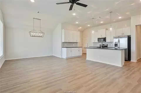 Living - 3124 Tarleton Ct, Bryan, TX 77808 photo 2 of 4