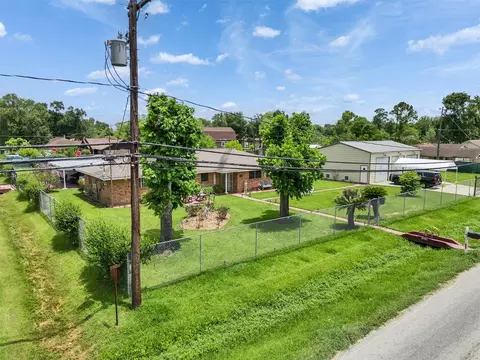 14310 Henry Rd, Houston, TX 77060