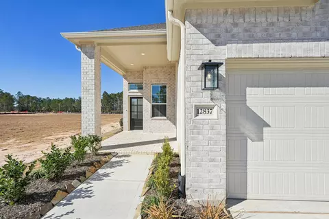 Exterior - 12837 Meadow Wind Way, Conroe, TX 77302 photo 6 of 7
