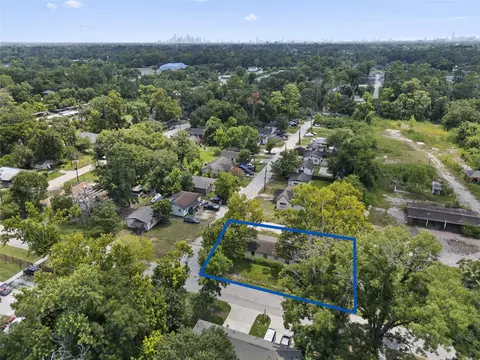 7341 Dolly Wright St, Houston, TX 77088