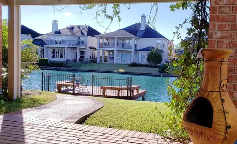 14326 Manorbier Ln, Sugar Land, TX 77498