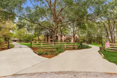 1019 Towering Oaks St, Magnolia, TX 77355